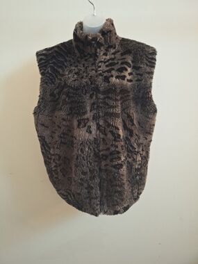 🤍🩵Duffel Outdoor Canada Faux Fur Sleeveless Vest in Brown Animal Print LARGE